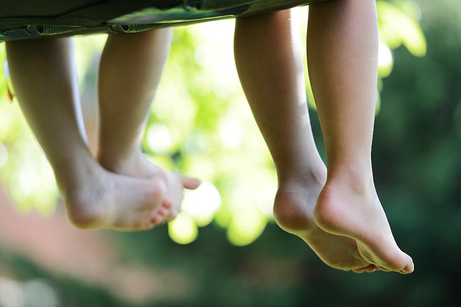 sitting-kids
